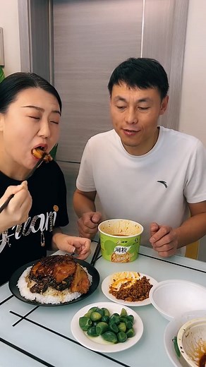 606K views · 4.6K reactions | Best Funny Scene Husband And Wife Eating Food #TrendingNow #Mukbang #FunnyEating藍 | Viral Video | Facebook