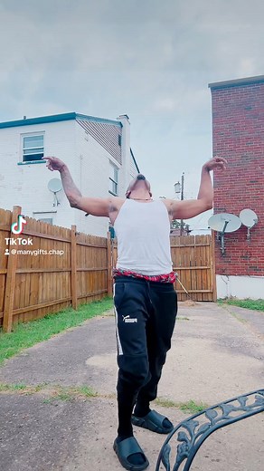 1.2K views · 40 reactions | Im suppose to be doing the dam yard smh but @iam.madiina choreo been going through my head real bad 殺 #sundayfunday #victoriamonet | Kevin Chapman | Facebook