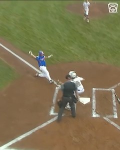 New Jersey gets a HUGE out at the plate ⚡ 📺: ESPNU | #LLWS | Little League