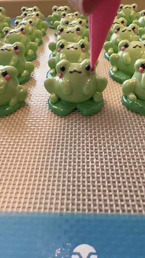 Adorable Frog Meringue Cookies with Hauswirt Stand Mixer