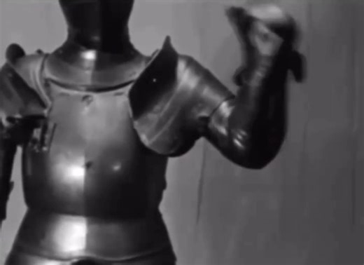Vintage video shows Gothic armor was surprisingly flexible
