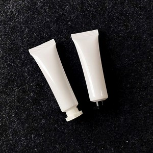 [Hot Item] White Plastic Soft Tube Cosmetic Hand Facial Cream Empty Squeeze Tube Shampoo Lotion Refillable Tubes
