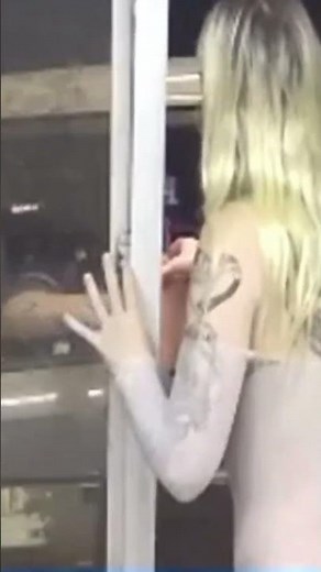 Teen customer 'tries to kidnap bikini barista' at drive-thru