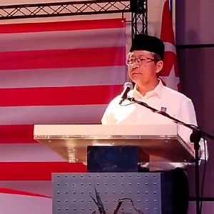 Tahukah anda bahawa AKRONIM perkataan MERDEKA dalam tulisan JAWI dicipta oleh orang melayu dahulu yang bermaksud, MENGIKUT RASUL DAN YAKIN KEPADA ALLAH Asas pegangan umat Islam untuk mendapatkan kekuatan mental dan fizikal dalam menghadapi ujian saban tahun dan melangkaui zaman. Semoga umat Islam di negara kita ini dapat berpegang kepada asas agama agar kita menjadi insan yang cemerlang dan berakhlak baik. Hayati sejarah kemerdekaan negara kita agar kita lebih menghargai dan memahami maksud yang