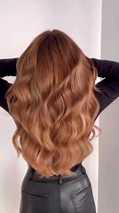 [DREAMTEAM] Hair by @canbozfrankfurt. 🇩🇪 iNOA, die vegane*, ammoniakfreie Haarfarbe für besonders haarschonende und glänzende Colorationsergebnisse in Verbindung mit Metal DX ist das perfekte Match! 🎯 Angst vor Haarschäden war gestern, teste es selbst! #HairPros: Was ist dein absolutes Dreamteam in der Coloration? Verrate es uns in den Kommentaren. 👇🏻 *ohne Inhaltsstoffe tierischen Ursprungs. 🇫🇷 [DREAMTEAM] Cheveux par @canbozfrankfurt. 🇩🇪 iNOA, la Coloration végétalienne* sans ammoniaq