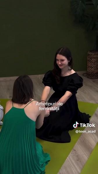 Fetele au descoperit emoțiile prin mișcare, într-o lecție specială de educație emoțională prin dans 🤍 Prin pași liberi și expresivitate, au învățat să își recunoască și să își exprime trăirile într-un mod autentic. Tu cum îți exprimi emoțiile? 💫#teen #chisinau #foryou