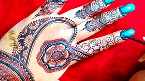 2.4K views · 111 reactions | Stylish back hand mehendi design | Mhndi art by saba atif | Facebook