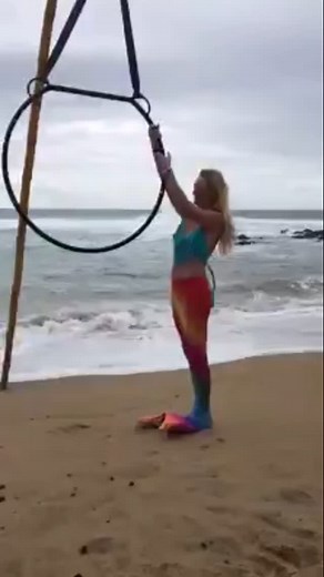 Beach freestyle ❤️ #beachlyra #mermaidlyra #flyingmermaid #aerialmermaid #mermaidtail | Mermaid Storm