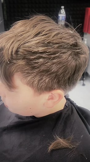 Brought back memories from high school when the boys were bleaching their hair like Eminem! I Feel like the ladies loved it, but maybe that was just the young hairstylist in me…. Can do this all day love to see the boys experimenting and taking chances on new styles! #dmv #croftonsalon #annapolis #salonsuites #boothrental #hairstylist #blonde #menscolor #menshairstyle #buzz #rebellarosestudios | Amber Michelle