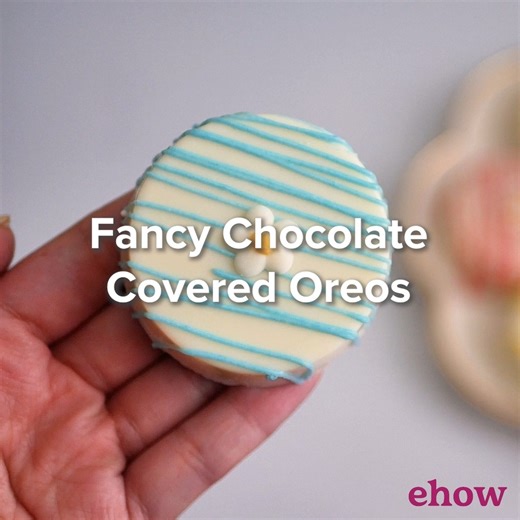 6.6K views | These upscale-looking treats are easy to make with a cookie mold! Full recipe: https://bit.ly/43TR0lG | ehow | Facebook