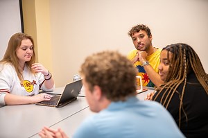 Peer Facilitators Build Connections for First-Year CofC Students