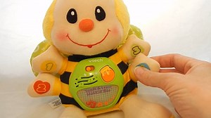 Toca y aprende musical abeja!! $700 VIDEO DE USO ABAJO Este juguete de cuna dulce pone un poco de fuerza en el tiempo de juego enseñando números básicos, formas y colores. Shake the Touch & Learn Musical Bee para escuchar melodías alegres y sonidos divertidos. O calme al bebé para que duerma con canciones de cuna y sonidos de la naturaleza. El sensor de sonido activa automáticamente el Touch & Learn Musical Bee para volver a dormir a los bebés quisquillosos. #viernescierredepedido | Brands