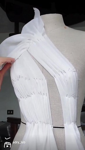 freestyle moulage #moulage #draping #newontiktok #dressmaking #viral #slowfashion #mulagem #drape #dressmaker #moulagetechique #pleats #sewingtiktok #couturetiktok #couturedetails #stilista
