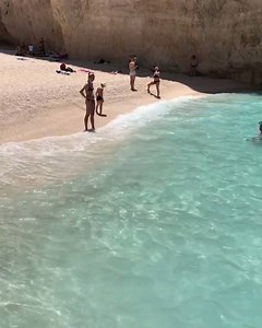 548K views · 17K reactions | This beach in Greece is my idea of paradise   Loucos Por Viagem | UNILAD Adventure | Facebook