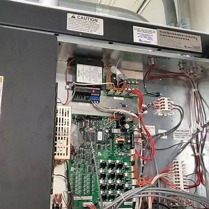 Liebert XDP unit...pumps liquid R134a to fan coils mounted above server racks to keep them cool! Check out my story to see a quick montage! #hvac #hvacr #hvaclife #liebert #refrigeration #skilledtrades #torontohvac #realhvacreallife #bluecollar #hvacaf #bluecollaraf #hvacknowitall #hvacknowledge #hvaceducation #r134a | HVAC Know It All