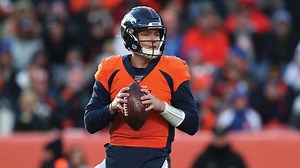 Quarterback Fundamentals & Dropback Mechanics