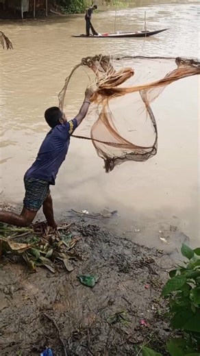 6.2K views | Strong currents, stronger passion! Net fishing in the river isn’t just a catch, it’s an adventure. ⚡ #fishing #fishinglife #RiverFishing #NetLife #FishingAdventure #CatchOfTheDay  | JS Fishing Lover | Facebook