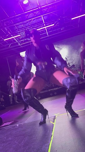 92K views · 2.3K reactions | Ashanti in Detroit at the @riverfrontmusicfestival was a 10/10 Highly Recommend| Make sure you catch our next #HartPlaza Festival Ribs and RnB Music Festival next weekend August 11-August 13 featuring the hottest ribs, Chante Moore, Brownstone and more#FindYourFun ➡️ detroitmi.gov/recevents  | Detroit Parks & Recreation | Facebook