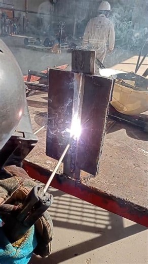 215K views · 3.9K reactions | 3G possition Arc /Stick Welding 7018 Rod Root Pass Welding #viralvideosシ #ViralWelding #root #viralreelschallenge2025viralreelschallengejaiviralreelschallengeviralreelschallenge | Welding technology | Facebook