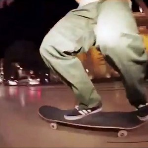 @vivienfeil Floor Sweep Bawss 󾓹 @cmulhern @minuitaudiovisual @mandibleclaw #static4 | Magenta Skateboards