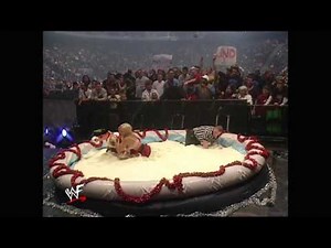 (720pHD): WWF Raw 12.24.01: Stacy Keibler vs Torrie Wilson
