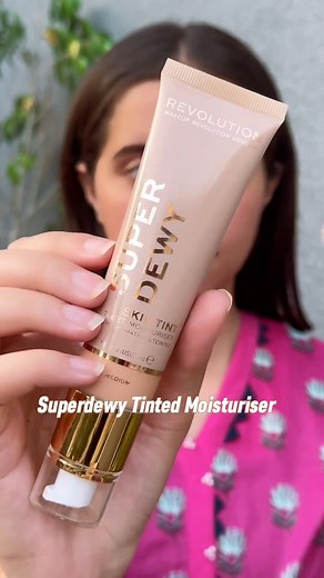 💧 Hydrate and perfect your skin in one step! The Revolution Superdewy Tinted Moisturizer is packed with skin-loving ingredients and provides a sheer, natural coverage. Get yours now for 25% OFF! 𝐏𝐫𝐨𝐝𝐮𝐜𝐭 𝐒𝐞𝐚𝐫𝐜𝐡 𝐂𝐨𝐝𝐞: 𝟐𝟒𝟔𝟖𝟐 #vegaspk #vegaspksale #makeup #makeupproducts #makeupsale #tintedmoisturiser #makeupfoundation #dewyfinish #SuperdewyGlow #SkincareMakeup #HydratedSkin #MakeupRevolution | Vegas.PK