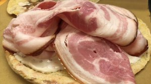 Pane with corn flour, pancetta, sacue with peperoncino and taggiasche olives... spicy as Giovannona Coscialunga, character of an Italian movie from the 70s that has been the inspiration to create this tasty panino. Batarò - Panino Contadino #panino #pancetta #italianfood #100per100italian #iloveitalianfood | I LOVE ITALIAN FOOD
