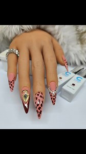 Leopard print #chiselnailart #nailitdaily #gelnails #nailsalon #naildesign #nailporn #nailsofinstagram #handpaintednailart #nailpro #leopardprint | David Hoang