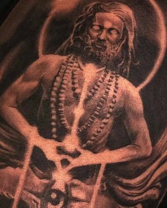 SOUND ON! 🔊 We believe in inking unique experiences for you! Every design we create tells an interesting story and they are as marvellous as you... Get a custom tattoo crafted according to your story with Aliens Tattoo! | Aliens Tattoo