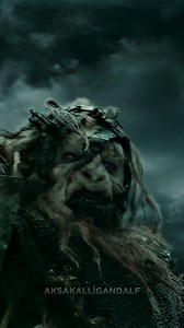 A Silent Defiance of a Wizard in the Darkness of Dol Guldur Within the decaying walls of Dol Guldur, Gandalf confronts the rising shadow of Sauron. Stripped of his staff and held in captivity, his body may be bound, but his will remains unbroken. This moment stands as one of the most crucial scenes in The Hobbit trilogy, signaling the return of darkness and the coming war in Middle-earth. A quiet yet unyielding defiance against the darkness. #Hobbit #TheHobbit #DolGuldur #Sauron #Mordor #OrtaDun