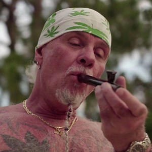 A former pot hauler on how he smuggled millions of pounds of weed into the US. More on Florida's drug-smuggling ring: https://vice.video/2hrkNiF | VICE Video