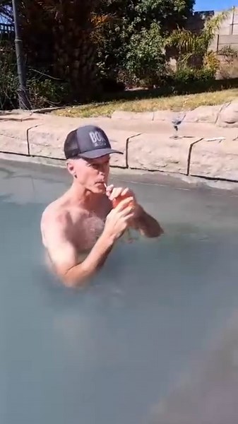 25K views · 170 reactions | As Bok Radio se IT bestuurder al sy huis met die #Bokboot verwar, dan moet jy weet die opgewondenheid begin inskop!!! 藍 | Bok Radio / BokTv | Facebook