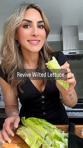 Revive your wilted lettuce with this genius hack for extra crunch! Keep it saved for when you're craving a fresh, sexy salad. 💚 Check out our bio for recipe inspiration! 🥗✨ #2BMindset #MindsetMenu #LettuceHack #VeggiesMost | 2B Mindset
