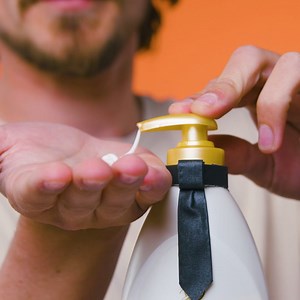 SHEA yes to 2.5X the radiance with Jergens Shea Butter Body Lotion! ✨ Formulated to condition and soothe dry to very dry skin. | Jergens US | Facebook