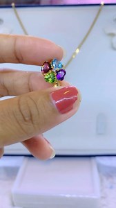 8.3K views · 85 reactions | បន្តោងខ្សែករ ពាក់បាន 2 ម៉ូត ជាក្រលាសអាវផង ជាបន្តោងខ្សែករផអរគុណបងស្រីចំពោះការកម្មង់ដល់ហាង Natural pearl jewelryជូនពរហេងហេងទាំងអស់គ្នា 殺 | Natural Pearl Jewelry | Facebook