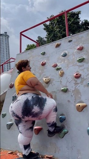 yulia pear ssbbw climbing with my maximum weight massive effort movement asshuge federism video fat