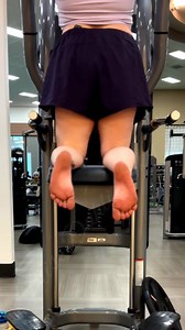 Working out barefoot just feels way more comfortable! Not only do I love the freedom out in nature, but there is something really freeing about being in public without shoes. . . . #noshoes #noshoesnation #workout #gym #gymlife #exercise #free #freedom #confidence #strength #goddess #goddessenergy | Dahlia Armani