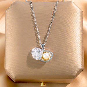 [Hot Item] Pearl Shell Necklace with Diamond