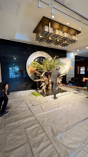 Behind the scenes of dramatic flower arrangement ロビィ装花完成の舞台裏をお届けします。 | ホテルニューオータニ Hotel New Otani Tokyo
