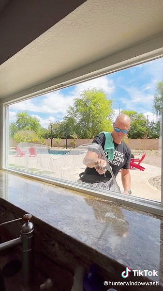 #hunterwindowwash #windowcleaner #cleaningwindows #cleantok #oddly #satisfying