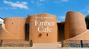 𝗘𝗺𝗯𝗲𝗿 𝗖𝗮𝗳𝗲 & 𝗪𝗶𝗻𝗲, 𝘁𝘂𝗰𝗸𝗲𝗱 𝗮𝘄𝗮𝘆 𝗶𝗻 𝗥𝗮𝗺𝗮 𝟵 𝗦𝗼𝗶 𝟰𝟯, 𝗕𝗮𝗻𝗴𝗸𝗼𝗸, redefines what’s possible in architecture. Built with SCG 3D Printing Construction Technology, this one-story café turns imagination into structure—bringing Grand Canyon-inspired curves to life with mortar-based printing. . Led by co-owner Calvin Fong’s bold vision, the space blends nature, form, and technology into a design that feels raw, refined, and unforgettable. . This is more than a café—it