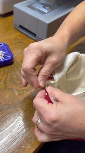 132K views · 2.4K reactions | Day 6 of the 12 Days of Christmas… To get your name in the drawing.. comment, like and share the video.. make sure you are following the Stitching Thimbles page and hit that follow button. All tutorials are beginner friendly.. it’s never too late to find the joy in sewing.. We’re all stitched together by moments that matter.. | The Stitching Thimble | Facebook