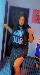 79K views · 2.6K reactions | ma première danse de l’année  ateuuuuhhh mon teint rape seulement le tour ci Secret_Skin le secret féminin pour tous vos placements de produits pendant mes direct whatsapp 671137896 coucou mes amours ❤️❤️❤️ | Mélissa Elate officiel | Facebook