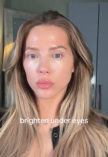Makeup Hack: Brighten Under Eyes with Highlighter