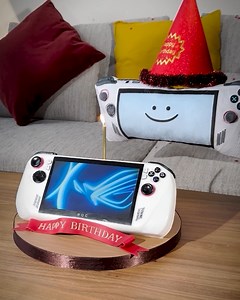 The #ROGAlly is (almost) 1 year old, so we had to start the week with a cake 🎂🥳🎉 How would you celebrate your birthday with the ROG Ally? #HappyBirthdayROGAlly | ASUS