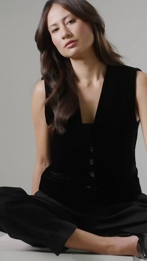 Thea, for @liquidland_ campaign. Agency @modelsfactory www.modelsfactory.pt Production: excentric.id #skin #models #womens #modelsfactory #portugal | Models Factory | Facebook