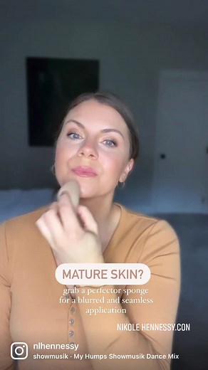 Mature skin must have! Shop the SEINT perfector sponge at nikolehennessy.com #seintbeauty #easymakeup #MakeupTips #creamfoundation #makeuptipsandtricks #makeupforbeginners #makeupformatureskin | Nikole Hennessy