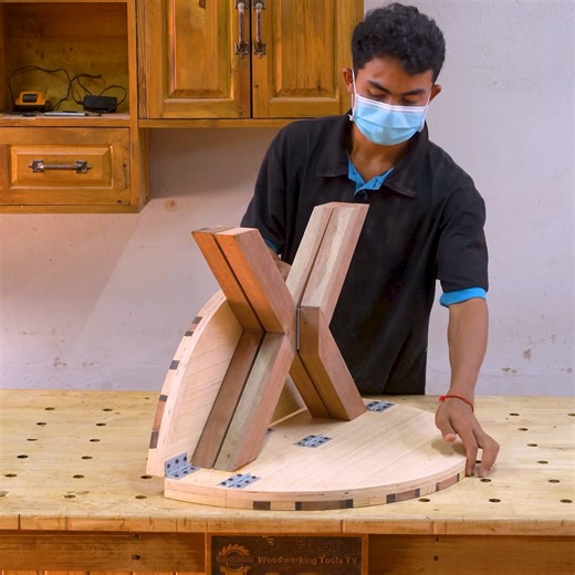 Making a smart folding table! #SmartFoldingTable #DIYFurniture #HomeImprovement #SpaceSaving #CraftyCreations #FurnitureDesign #HomeDecor #InnovativeDesign #UpcycleIdeas #HandmadeFurniture | Smart DIYs & Crafts