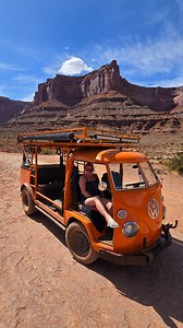 Ridin' the Rim @ Gooseneck Overlook on our approach into Canyonlands & Shafer Trail Switchbacks #skinnerclassics #moabutah #bajabus #pavo #ottingersoffroadadventure | Skinner Classics - VW Restorations & Repair