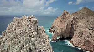 Aerial Descending Backward Huge Arch Rock: Stockvideos & Filmmaterial (100 % lizenzfrei) 1018509100 | Shutterstock